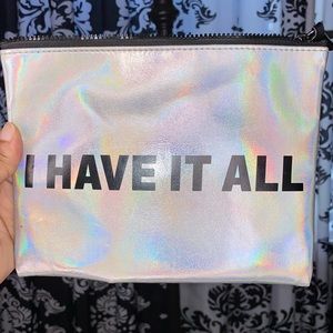 Holographic pouch